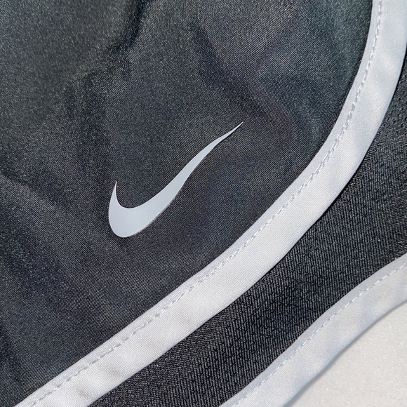 Nike Running Shorts - Picture 4 of 4